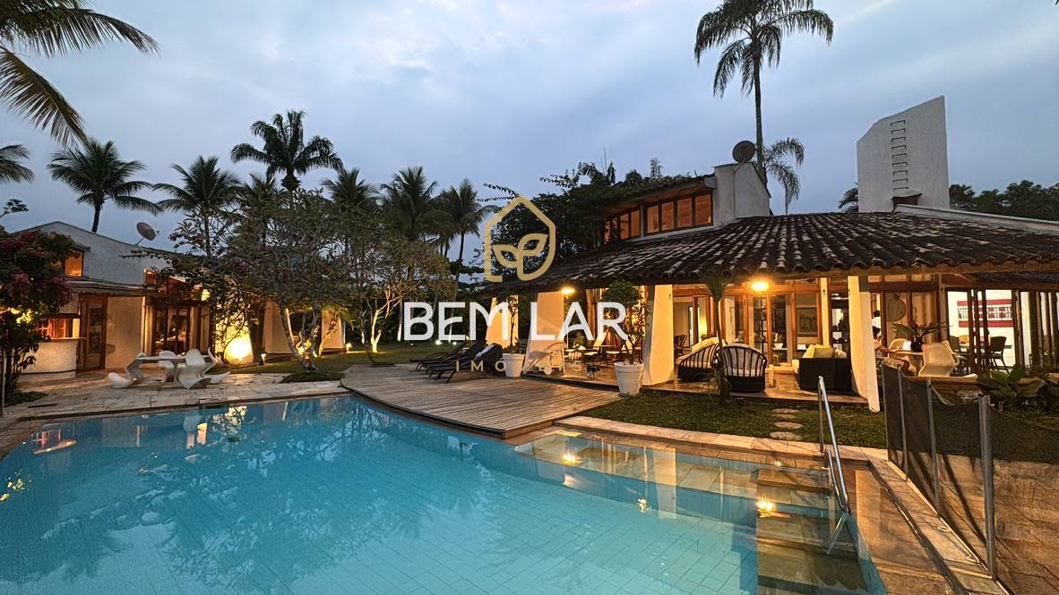 Casa de condomínio à venda com 5 quartos - ,